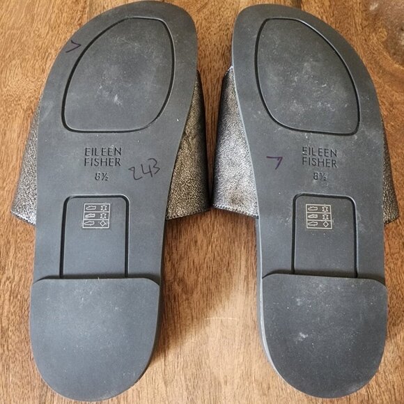 Eileen Fisher Metallic Gray Silver Leather Slip On Flat Thong Sandals Womens 8.5 - Picture 9 of 9